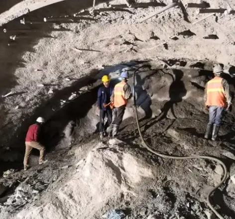 灌南拱顶带模注浆料的施工流程及注意事项